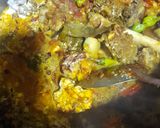 A picture of step 3 of Kac'chay gosht ki biryani.