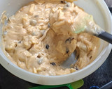 Foto del paso 3 de la receta: Budín de manzanas, pasas y nueces sin manteca