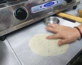 चाइनीज पट्टी समोसा (Chinese patti samosa recipe in Hindi) रेसिपी चरण 9 फोटो
