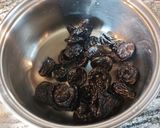 Fokhagymás aszalt szilvamártás recept fázis 1 fotója