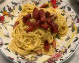 Foto del passaggio 3 della ricetta Spaghetti in padella 84 Carbonara di salsiccia piccante