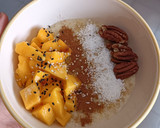 Foto del paso 3 de la receta: Gachas de avena con mango, coco y canela