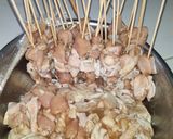 Foto langkah ke 7 dari resep Sate Paha dan Kulit Ayam Teflon.