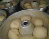 Foto langkah ke 6 dari resep Roti sobek /roti manis.