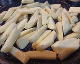 Foto del paso 1 de la receta: Papas cerveceras con crema de panceta