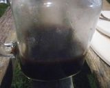 Foto langkah ke 4 dari resep Kopi susu memakai french press.