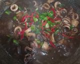 Foto langkah ke 4 dari resep Cumi saus Teriyaki.