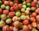 Hình bước làm 1 của món Sơ ri trộn muối ớt