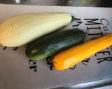 Une image de l'étape 1 de Courgettes tricolores grillées aux épices et origan (recette plancha).