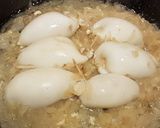 Foto del paso 4 de la receta Chipirones rellenos con salsa de puerros y cebolla