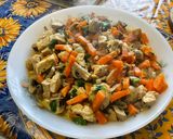 Une image de l'étape 25 de Poulet mariné aux carottes, champignons, épices et coriandre.