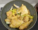 Foto langkah ke 4 dari resep Ayam goreng lengkuas.