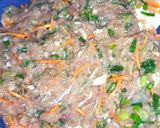 Foto langkah ke 4 dari resep Ngohyong Ayam Udang.