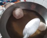 A picture of step 5 of Pani Puri.