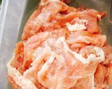 รูปขั้นตอนการทำที่ 1 ของ หมูผัดขิงเห็ดหอม
