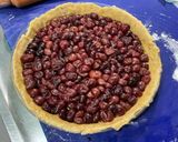 Une image de l'étape 8 de Tarte aux cerises, miel et pistaches.