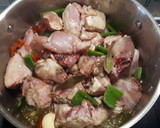 Foto del paso 3 de la receta: Pollo con tomate y cebolla