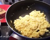 Foto langkah ke 3 dari resep Scrambled Egg McD 100% otentik 🍳.