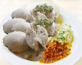 A picture of step 6 of Idli with sago and horse gram sprouts.