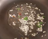 Foto del paso 1 de la receta: Revuelto de setas y gulas