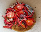 Foto langkah ke 2 dari resep 271. Sambal Terasi Goreng ala Pecel Lele.