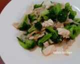 Foto langkah ke 4 dari resep 87. Ca Brokoli Cumi Jamur.