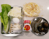 簡單做「鍋燒海鮮意麵」鰹魚湯頭好鮮甜！！的食譜步驟1照片