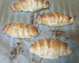 Foto del paso 7 de la receta: Croasanes de hojaldre con jamón y queso