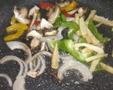 A picture of step 4 of White sauce pasta.