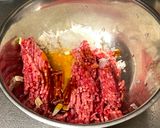 A picture of step 5 of Beef Burger with Cheese and Dried Tomato Bread.