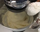 A picture of step 2 of Yogurt Avocado Marble Cake.