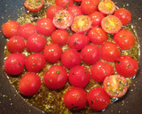 Foto del paso 4 de la receta: Ensalada de pasta con tomates cherry, albahaca y orégano