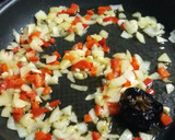 Foto del paso 1 de la receta: Fideüa con extra de marisco