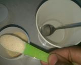 A picture of step 1 of Mango panna-cotta.