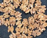 A picture of step 2 of Caramelized Walnuts.