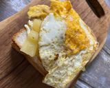 Gambar langkah 3 resipi Sandwich avocado nenas telur berkeju.