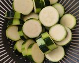 Une image de l'étape 1 de Escalope de Veau Sauce Citronnée avec Spaghetti et Courgettes.