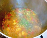 Foto del paso 16 de la receta: Sopa de mariscos a los tres caldos e infusionada con azafrán