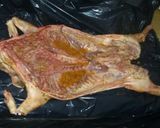 Foto del paso 3 de la receta: Cómo condimentar un lechón