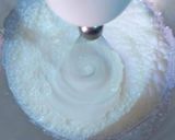 Foto del paso 4 de la receta: Helado extra cremoso de limón con toque de lima verde y azahar
