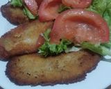 Foto del paso 6 de la receta: Pescadilla de Red a la milanesa con ensalada mixta