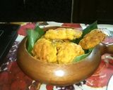 A picture of step 3 of Neem Flower Pakoras.