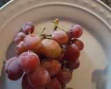Foto del paso 1 de la receta: Uvas escarchadas con azúcar