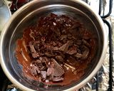 Foto del paso 3 de la receta: Tarta de chocolate 85%cacao en base de almendras SIN horno