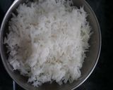 A picture of step 1 of Saffron Sweet Rice (Kesariya Meethe Bhaat).