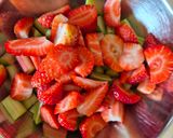 Rebarbarás-epres morzsapite szénhidrátszegény recept fázis 2 fotója