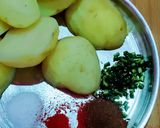 আলুর পরোটা(Aloor Porota recipe in bengali) রেসিপির ধাপ 2 ছবি