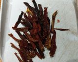 Foto del paso 1 de la receta: Muslos en hierbas y champiñones con fideos al ajo y perejil
