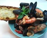 Foto del passaggio 4 della ricetta Souté di cozze vongole e gamberi 😋