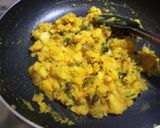 A picture of step 2 of Mysore bhaji dosa.